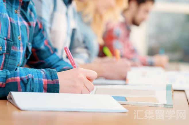 美国罗彻斯特大学毕业证分享话题：从唱诗班中找到属于自己的声音