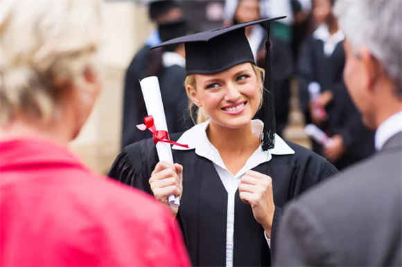 爱荷华大学毕业证颁发日期,爱荷华大学学位证发证时间