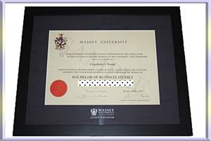 in-New-Zealand-Massey-University-diploma-新西兰梅西大学毕业照