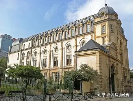 法国凡尔赛圣昆廷恩伊夫林省大学毕业证_圣凡尔赛瓷砖_法国大学6月毕业