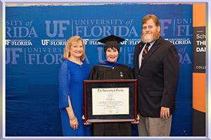 University-of-Florida,-diploma-佛罗里达大学毕业照