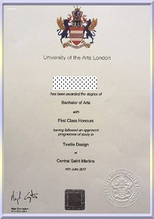 University-of-the-Arts-London-diploma-伦敦艺术大学毕业照