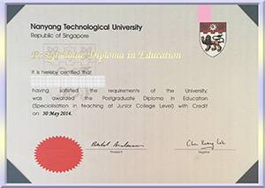 Nanyang-Technological-University-diploma-新加坡南洋理工大学毕业照