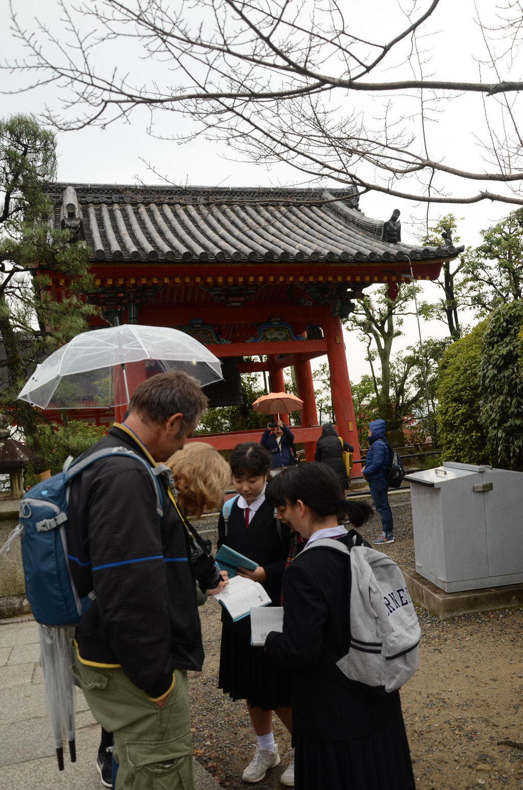 日本京都大学毕业证|京都大学毕业典礼的特立独行早已在全日本别具一格