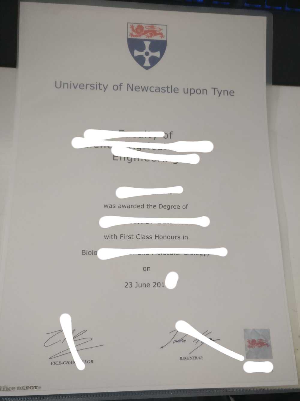 英国纽卡斯尔大学毕业证照片展示最新（Diploma from Newcastle University）